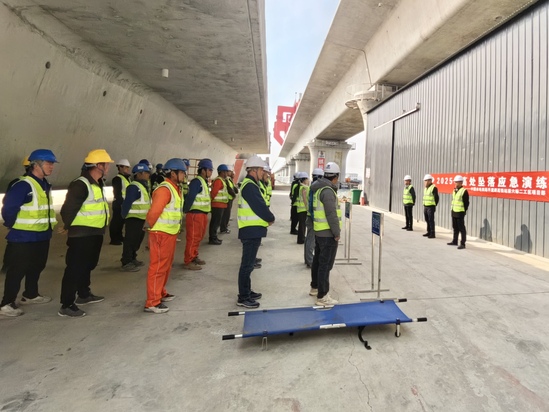 【質量安全】平漯周高鐵項目開展高空作業應急演練 (1).jpg